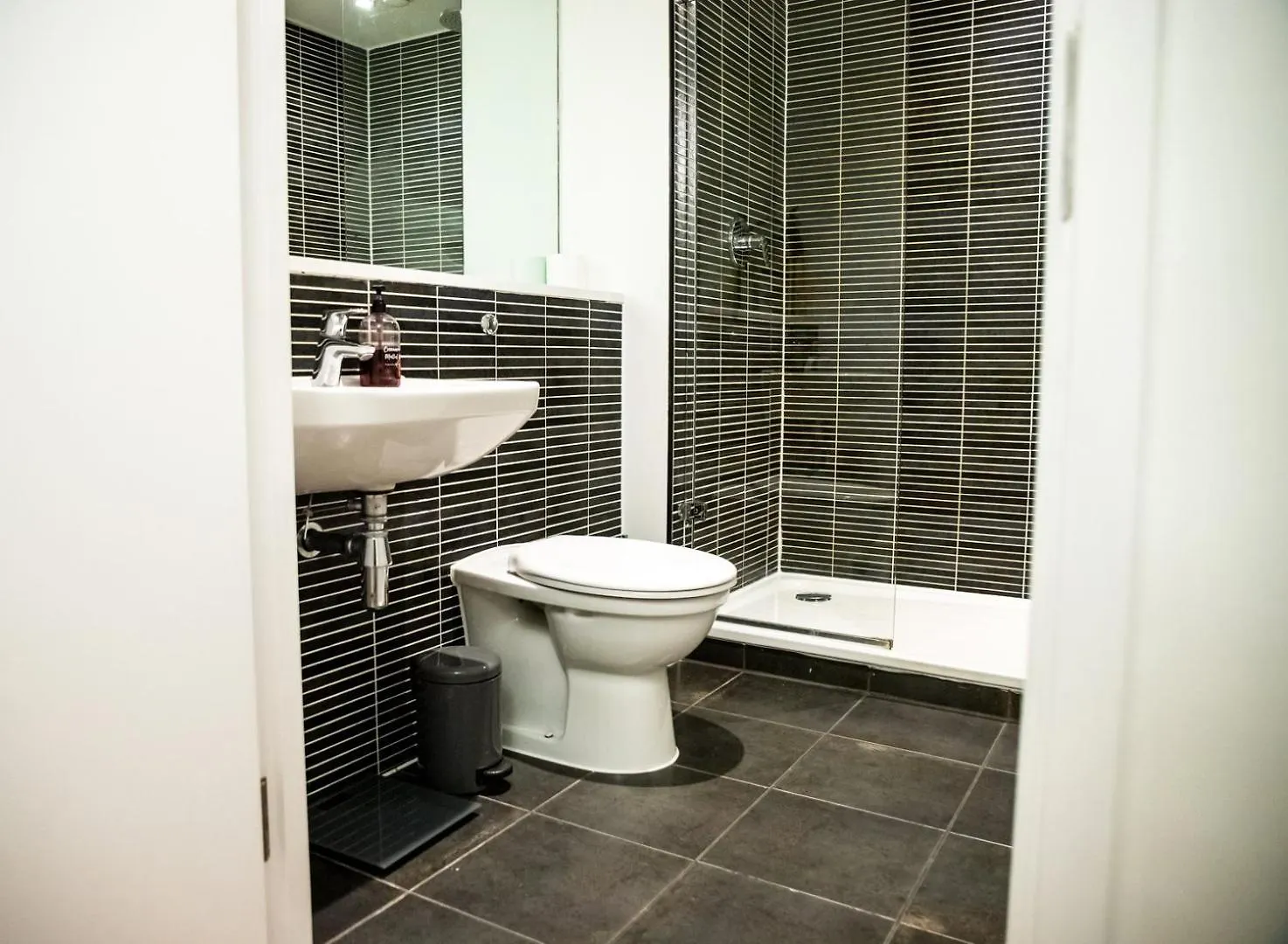Close To Leeds City, Spacious, Sleeps 4, Beeston Hill 0*,  Großbritannien