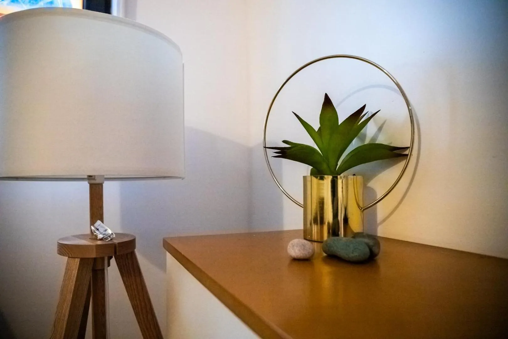 Close To Leeds City, Spacious, Sleeps 4, Beeston Hill Apartment